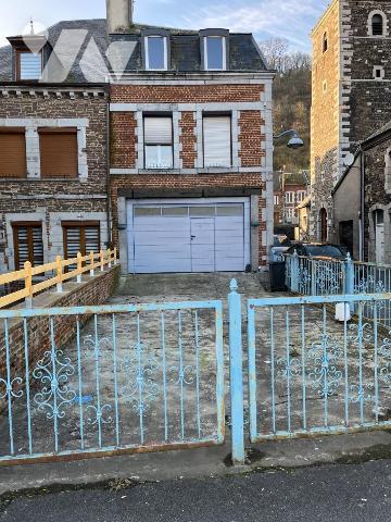 Nouveau mandat, charmante et spacieuse maison de ville située sur la commune de Vireux-Molhain ...