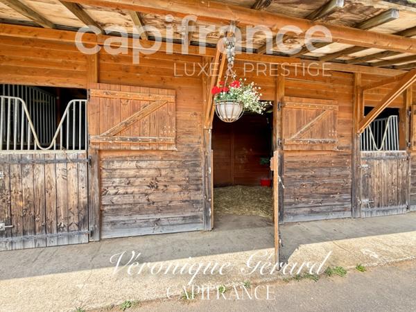 Propriété équestre de prestige de 187 M2 Longère et Installations Equestre à SALLEBOEUF