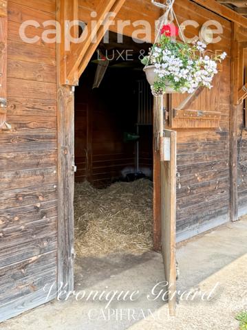 Propriété équestre de prestige de 187 M2 Longère et Installations Equestre à SALLEBOEUF