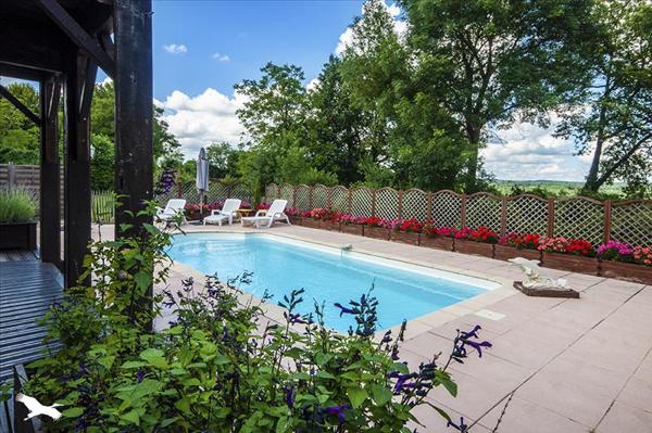 Maison à vendre |  La Rochebeaucourt-et-Argentine |  7 pièces | 198 m²