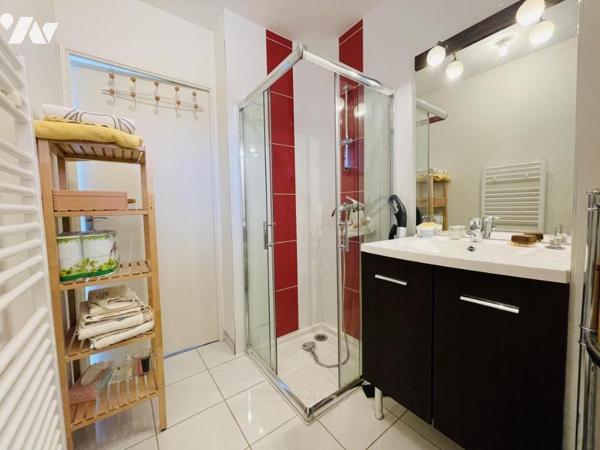 APPARTEMENT EN DUPLEX AVEC JARDIN 