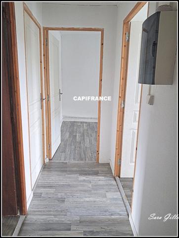 Immeuble de rapport 240 m² – 3 appartements – 1 loué, 2 libres. Potentiel de rendement jusqu’à 9,8 %.
