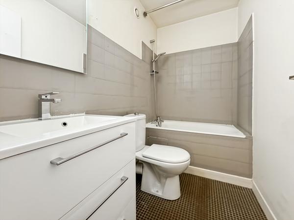 HYPER CENTRE - RESIDENCE DE STANDING - F2