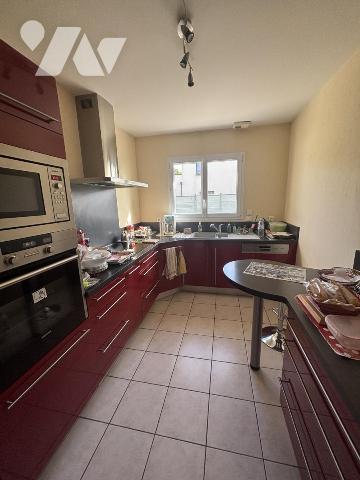 CAEN OUEST / SECTEUR MOUEN - MAISON D'HABITATION DE PLAIN-PIED AVEC JARDIN