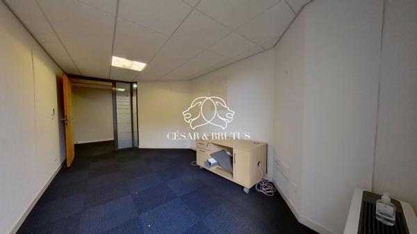Maison (390 m²) en vente à PANISSIERES