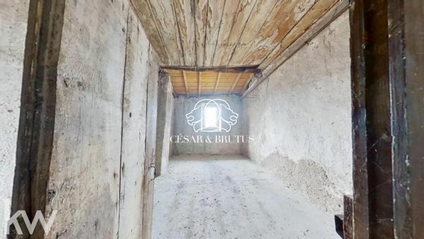 Maison (390 m²) en vente à PANISSIERES