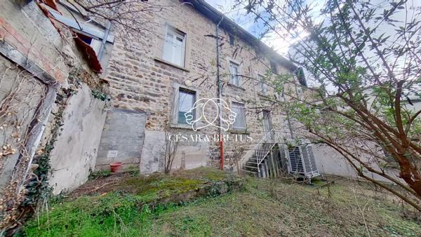 Maison (390 m²) en vente à PANISSIERES
