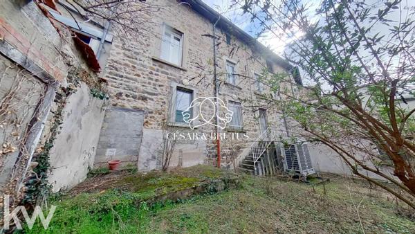 Maison (390 m²) en vente à PANISSIERES