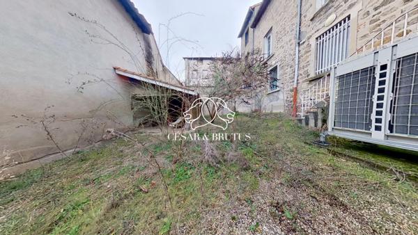 Maison (390 m²) en vente à PANISSIERES