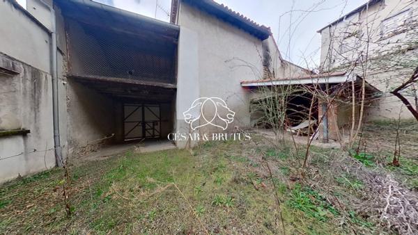 Maison (390 m²) en vente à PANISSIERES