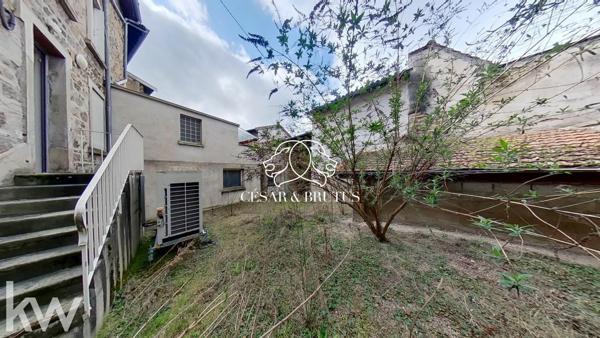 Maison (390 m²) en vente à PANISSIERES