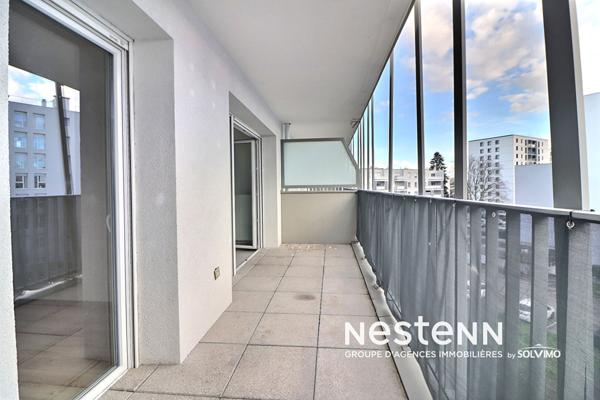 St Priest Cordière Appartement T1 38m2, Dernier Étage, Terrasse, Stationnement, Garage fermé