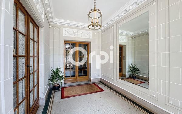 Appartement à vendre    1 pièce • 7,72 m2 Paris 15