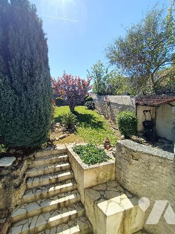 COURSEULLES SUR MER, Maison d'environ 120m² comprenant 4 chambres.
