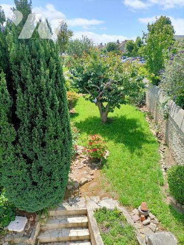 COURSEULLES SUR MER, Maison d'environ 120m² comprenant 4 chambres.