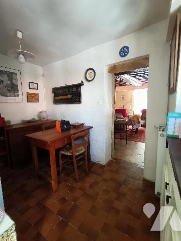 COURSEULLES SUR MER, Maison d'environ 120m² comprenant 4 chambres.