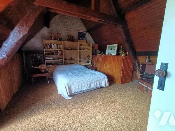 COURSEULLES SUR MER, Maison d'environ 120m² comprenant 4 chambres.