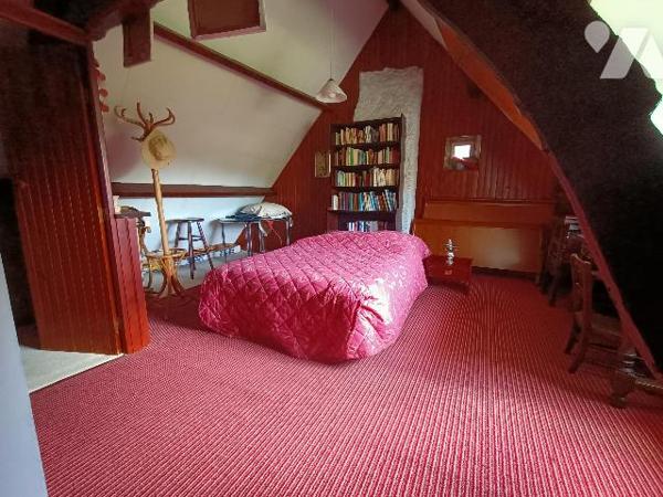 COURSEULLES SUR MER, Maison d'environ 120m² comprenant 4 chambres.