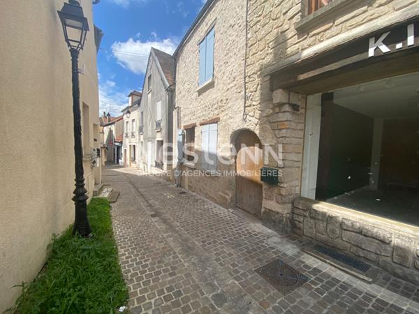 Immeuble - Plein centre ville de La Ferté Alais - 4 appartements - Idéal investisseur !