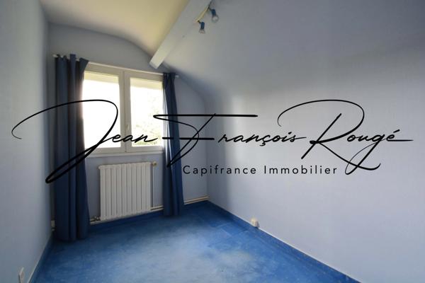 Dans un secteur calme, aux portes de Saint-Lô, maison d'architecte de 155 m² !!!