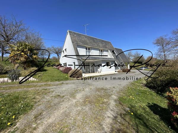 Dans un secteur calme, aux portes de Saint-Lô, maison d'architecte de 155 m² !!!
