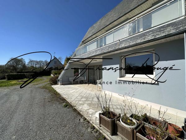 Dans un secteur calme, aux portes de Saint-Lô, maison d'architecte de 155 m² !!!