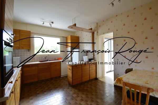 Dans un secteur calme, aux portes de Saint-Lô, maison d'architecte de 155 m² !!!