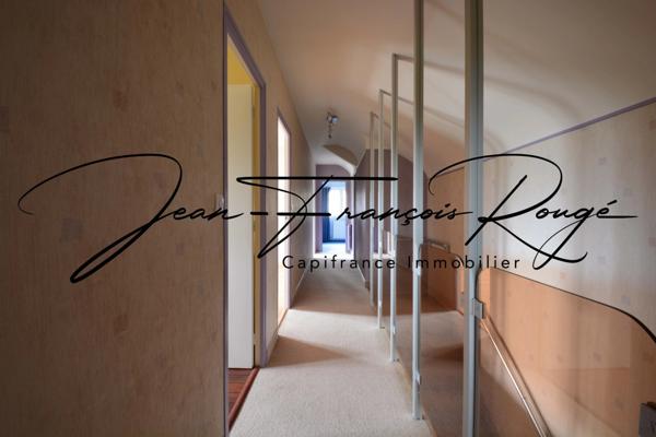 Dans un secteur calme, aux portes de Saint-Lô, maison d'architecte de 155 m² !!!