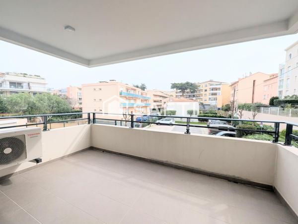 NOUVEAUTE, appartement situé au centre ville de Saint-Raphaël dans une Résidence sécurisée avec ascenseur, parking privatif