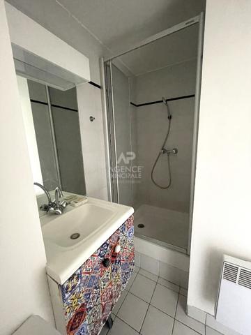 CHAVILLE La Pointe - Studette Loyer 581.32 €/mois charges comprises **  - Référence  688-C