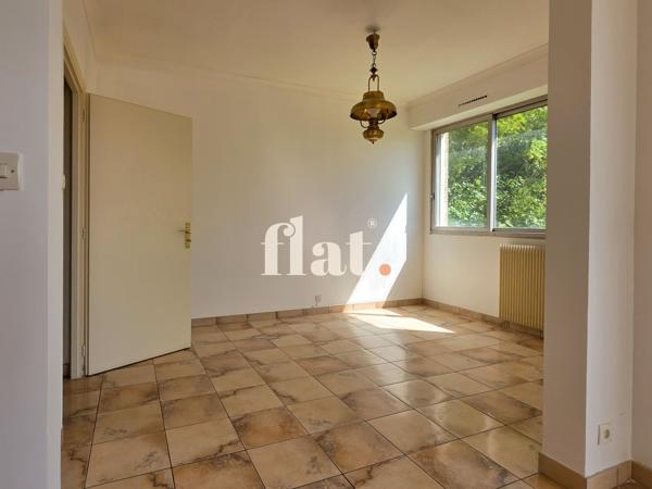 Appartement
                                                                                                                                                                                                                                                                                                                        4 pièce(s)                                                                                                                                                                                                          3 chambre(s)                                                                                                                                                                                                          141.51  m²