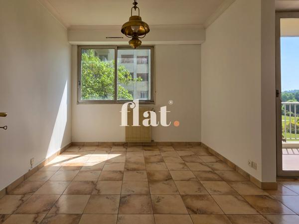 Appartement
                                                                                                                                                                                                                                                                                                                        4 pièce(s)                                                                                                                                                                                                          3 chambre(s)                                                                                                                                                                                                          141.51  m²