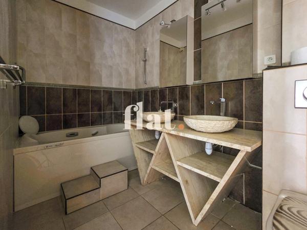 Appartement
                                                                                                                                                                                                                                                                                                                        4 pièce(s)                                                                                                                                                                                                          3 chambre(s)                                                                                                                                                                                                          141.51  m²