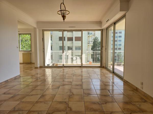Appartement
                                                                                                                                                                                                                                                                                                                        4 pièce(s)                                                                                                                                                                                                          3 chambre(s)                                                                                                                                                                                                          141.51  m²
