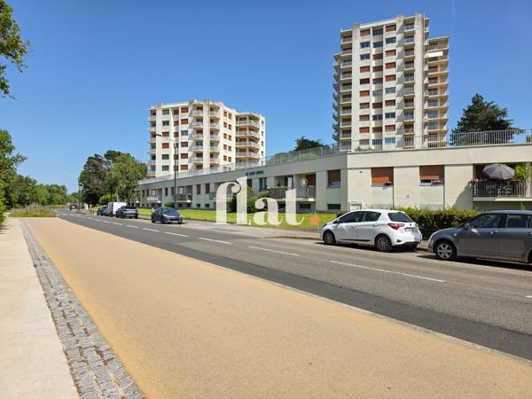 Appartement
                                                                                                                                                                                                                                                                                                                        4 pièce(s)                                                                                                                                                                                                          3 chambre(s)                                                                                                                                                                                                          141.51  m²