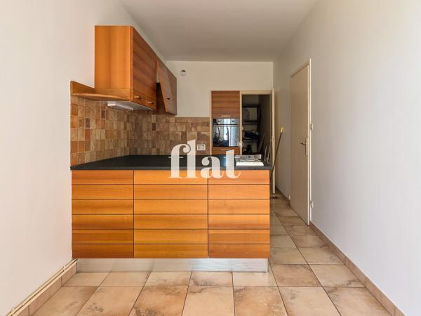 Appartement
                                                                                                                                                                                                                                                                                                                        4 pièce(s)                                                                                                                                                                                                          3 chambre(s)                                                                                                                                                                                                          141.51  m²