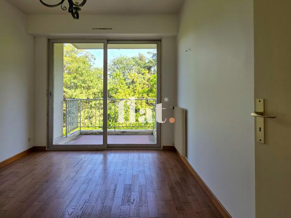 Appartement
                                                                                                                                                                                                                                                                                                                        4 pièce(s)                                                                                                                                                                                                          3 chambre(s)                                                                                                                                                                                                          141.51  m²