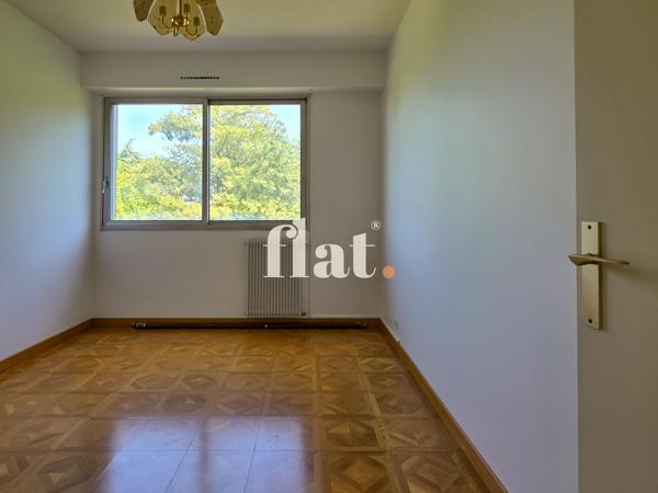 Appartement
                                                                                                                                                                                                                                                                                                                        4 pièce(s)                                                                                                                                                                                                          3 chambre(s)                                                                                                                                                                                                          141.51  m²