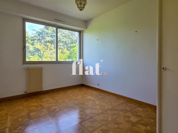 Appartement
                                                                                                                                                                                                                                                                                                                        4 pièce(s)                                                                                                                                                                                                          3 chambre(s)                                                                                                                                                                                                          141.51  m²