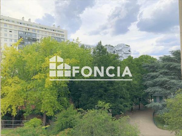 Location Appartement 2 pièces 32.3 m² - 10 RUE EBELMEN Paris 75012