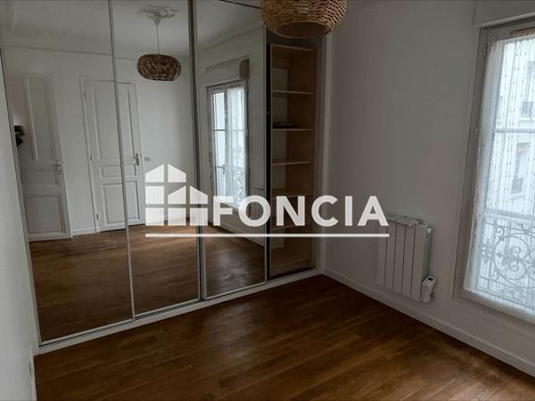 Location Appartement 2 pièces 32.3 m² - 10 RUE EBELMEN Paris 75012