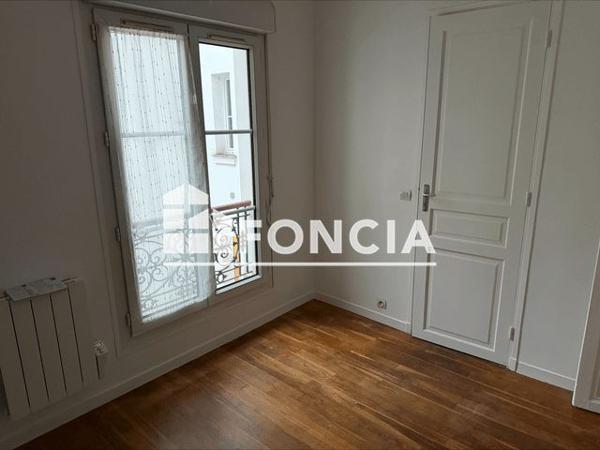 Location Appartement 2 pièces 32.3 m² - 10 RUE EBELMEN Paris 75012