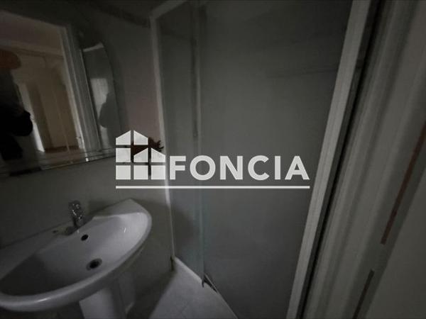 Location Appartement 2 pièces 32.3 m² - 10 RUE EBELMEN Paris 75012