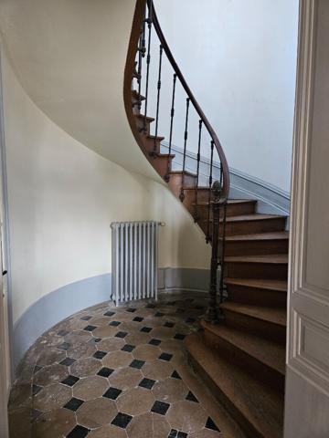 Maison ancienne à louer à LOCHES, proche du centre ville dans un secteur calme et privilégié