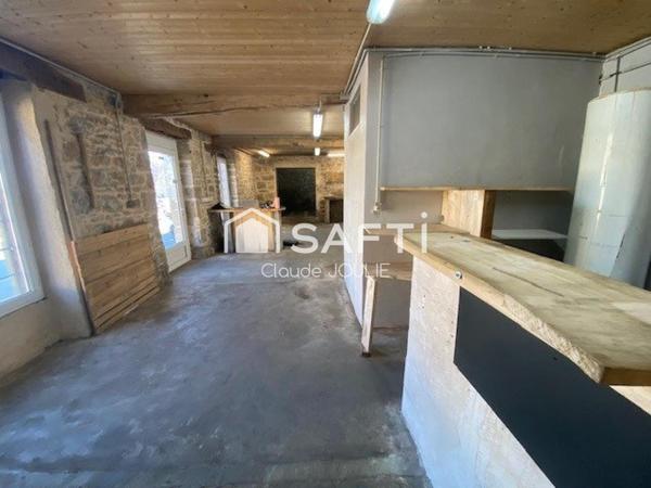 Maison à Restaurer 100 m² + local commercial + dépendances