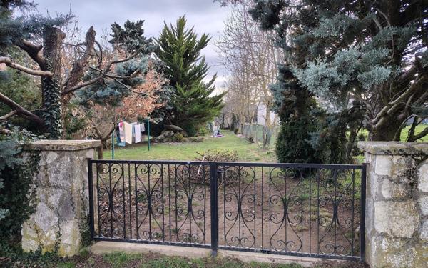 Terrain à vendre    Alboussière