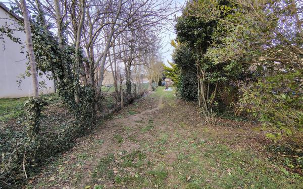 Terrain à vendre    Alboussière