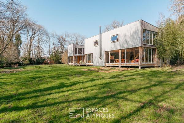 Maison d’architecte éco-conçue et son atelier indépendant à deux pas du centre-bourg