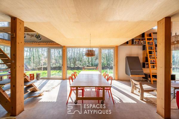 Maison d’architecte éco-conçue et son atelier indépendant à deux pas du centre-bourg