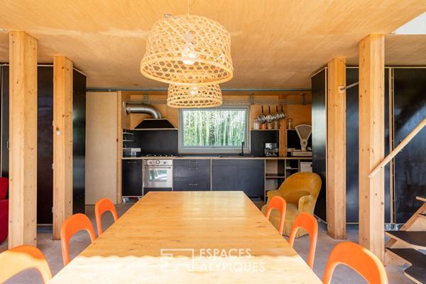 Maison d’architecte éco-conçue et son atelier indépendant à deux pas du centre-bourg